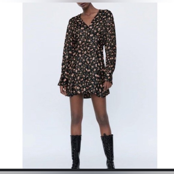 Zara Dresses & Skirts - Zara Black Floral Long Sleeve Dress